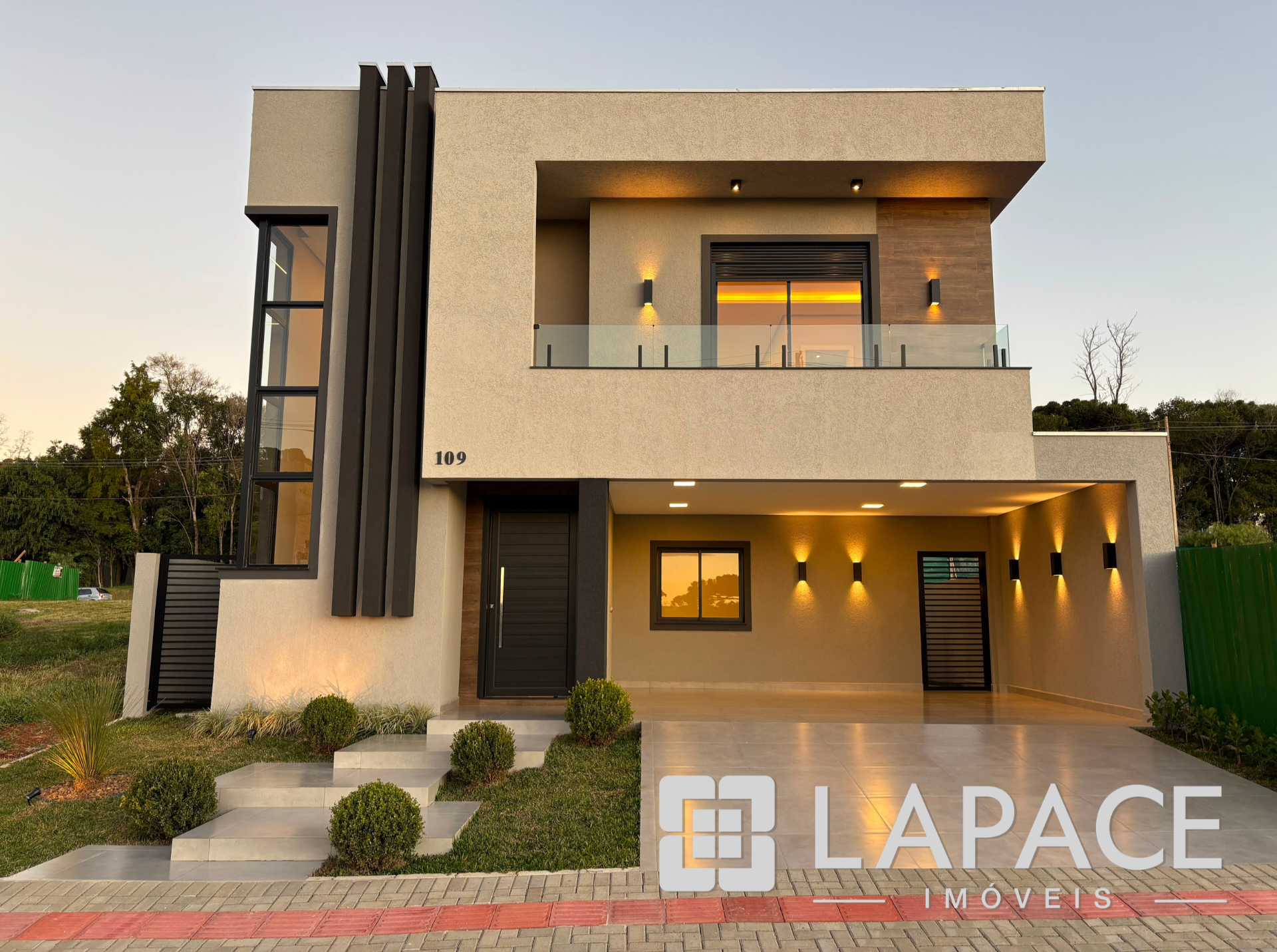 CASA NO CONDOMÍNIO LA RISERVA | 4 QUARTOS | 3 SUITES | 2 VAGAS | UVARANAS — foto 1