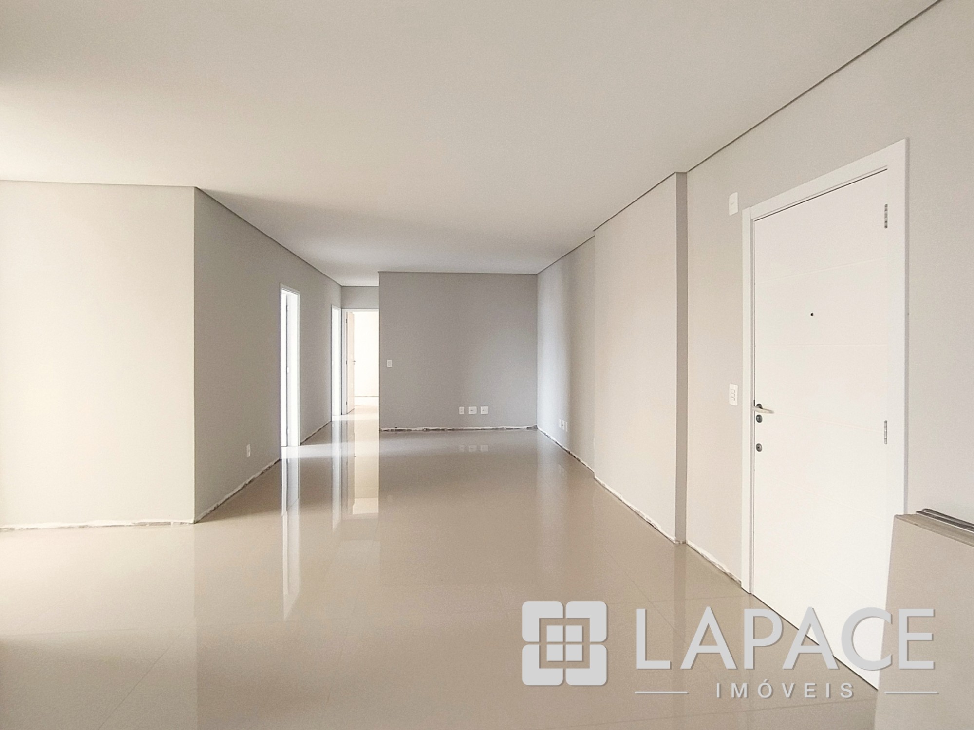 APARTAMENTO À VENDA NO EDIFÍCIO SANTOS DUMONT COM 3 QUARTOS SENDO 1 SUÍTE E 2 VAGAS DE GARAGEM  PONTA GROSSA- PR — foto 2