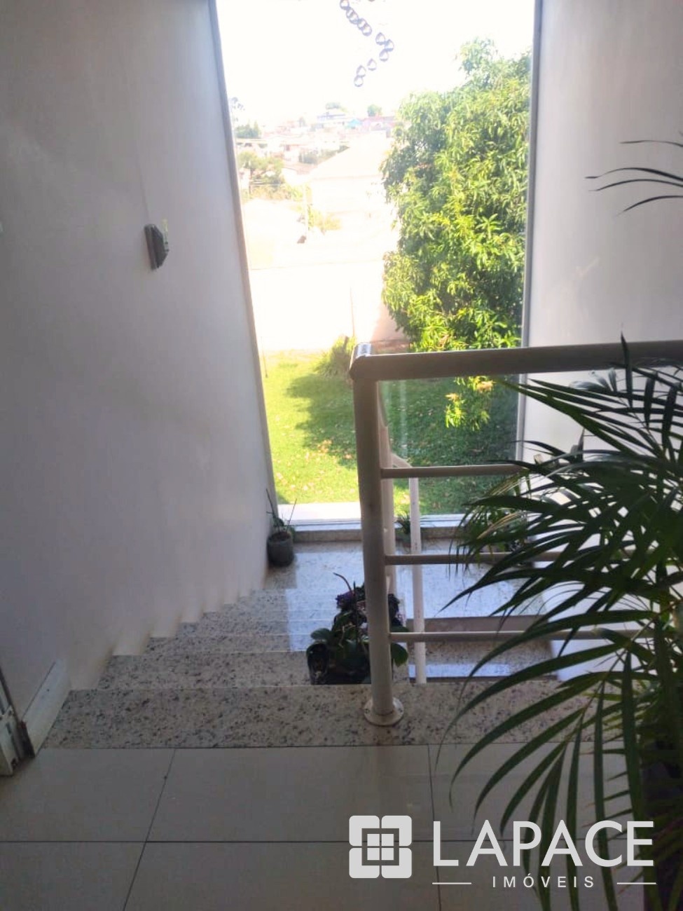 CASA À VENDA NA VILA ESTRELA COM 3 QUARTOS SENDO 2 SUITES, 2 PAVIMENTOS, 2 VAGAS COBERTAS - PONTA GROSSA PR — foto 6