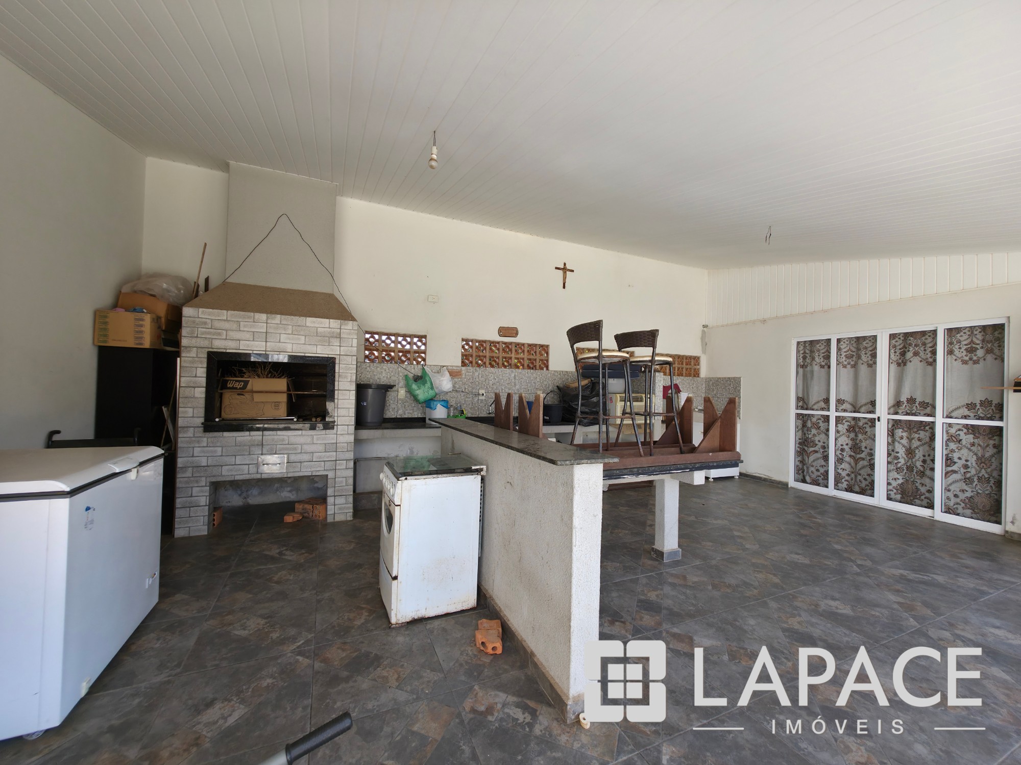 CASA COM 3 QUARTOS, 1 SUÍTE, EDÍCULA COMPLETA E 5 VAGAS DE GARAGEM, NA AV. ANA RITA, UVARANAS, PONTA GROSSA PR — foto 16