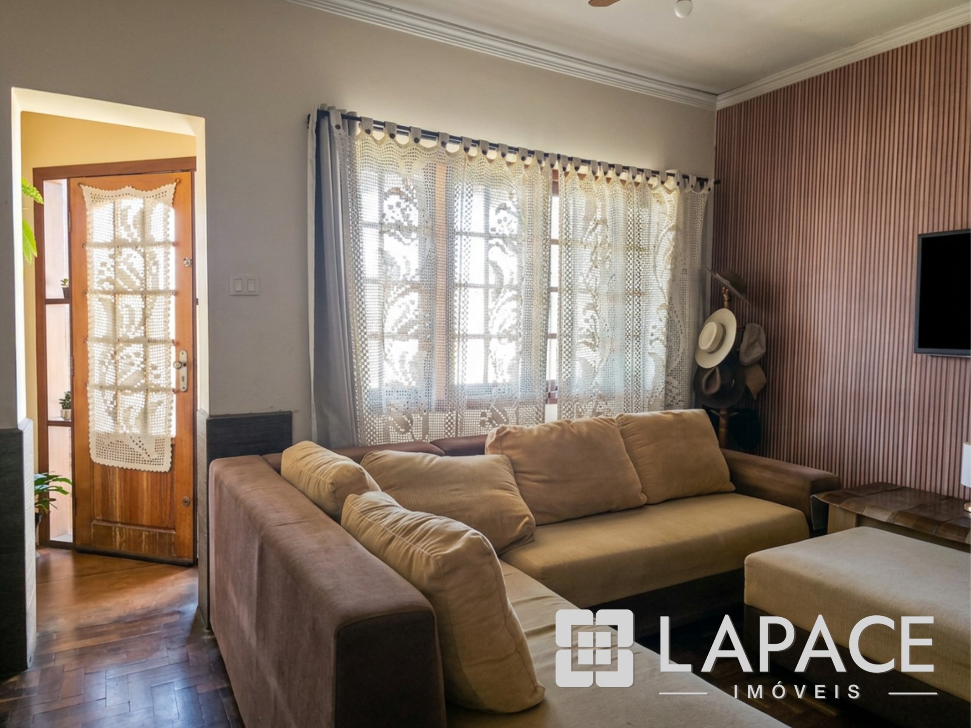 CASA COM 3 QUARTOS, 1 SUÍTE, EDÍCULA COMPLETA E 5 VAGAS DE GARAGEM, NA AV. ANA RITA, UVARANAS, PONTA GROSSA PR — foto 6