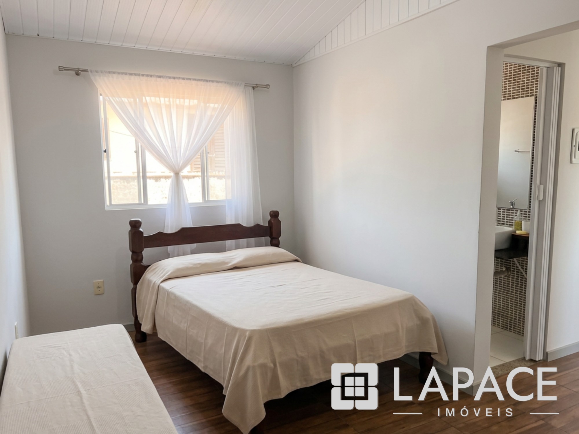 CASA COM 3 QUARTOS, 1 SUÍTE, EDÍCULA COMPLETA E 5 VAGAS DE GARAGEM, NA AV. ANA RITA, UVARANAS, PONTA GROSSA PR — foto 19