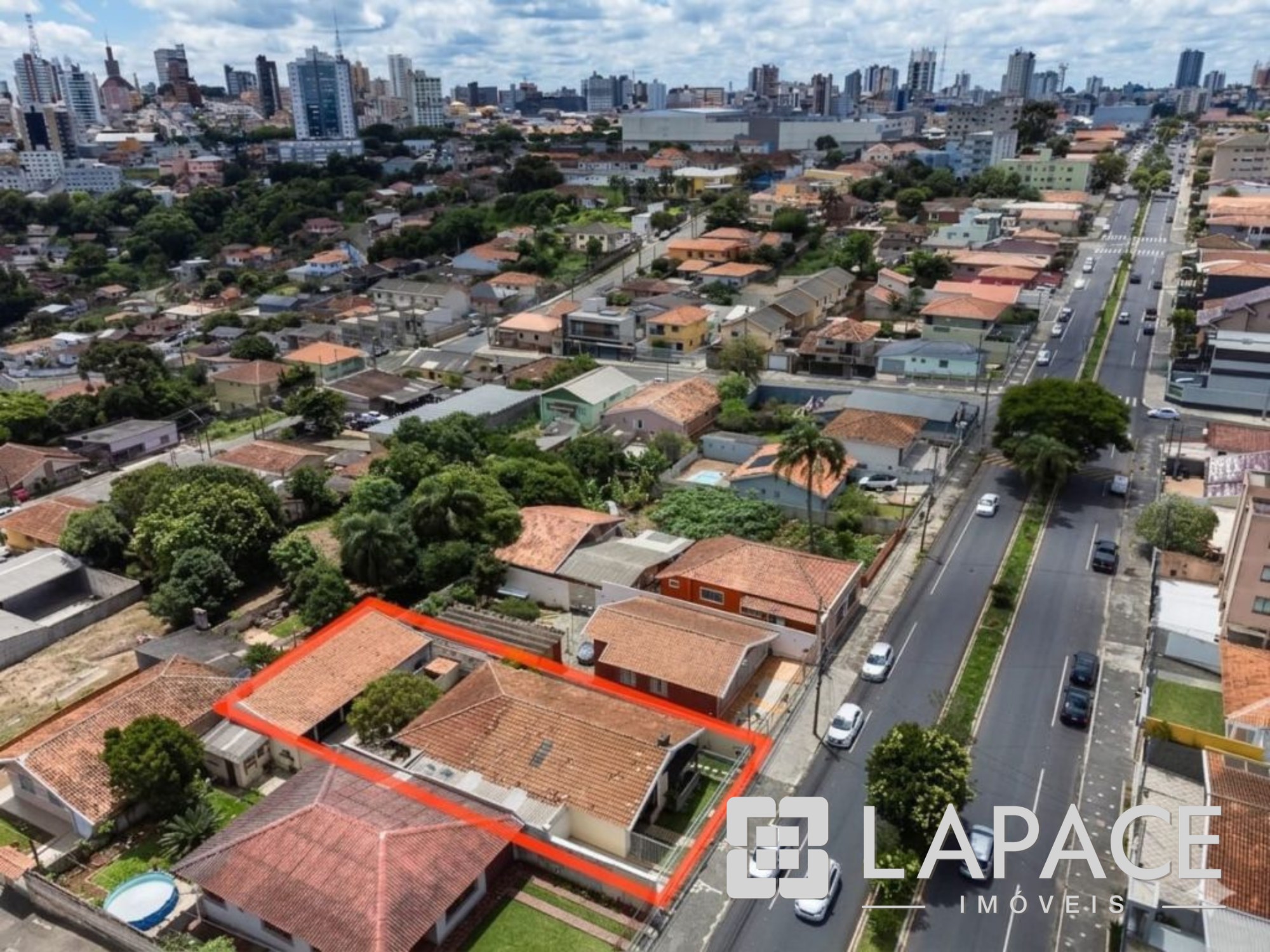 CASA COM 3 QUARTOS, 1 SUÍTE, EDÍCULA COMPLETA E 5 VAGAS DE GARAGEM, NA AV. ANA RITA, UVARANAS, PONTA GROSSA PR — foto 21