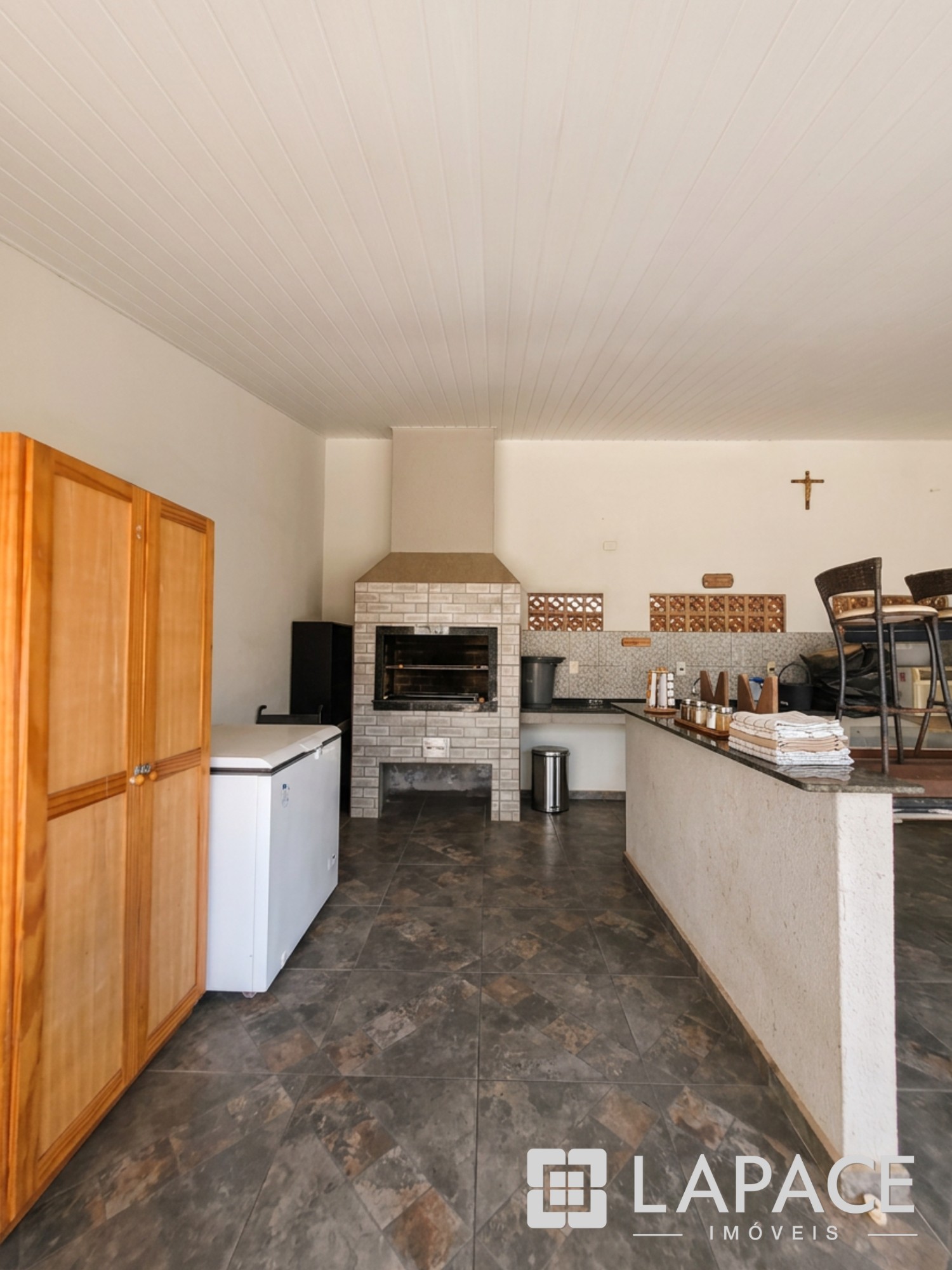CASA COM 3 QUARTOS, 1 SUÍTE, EDÍCULA COMPLETA E 5 VAGAS DE GARAGEM, NA AV. ANA RITA, UVARANAS, PONTA GROSSA PR — foto 26