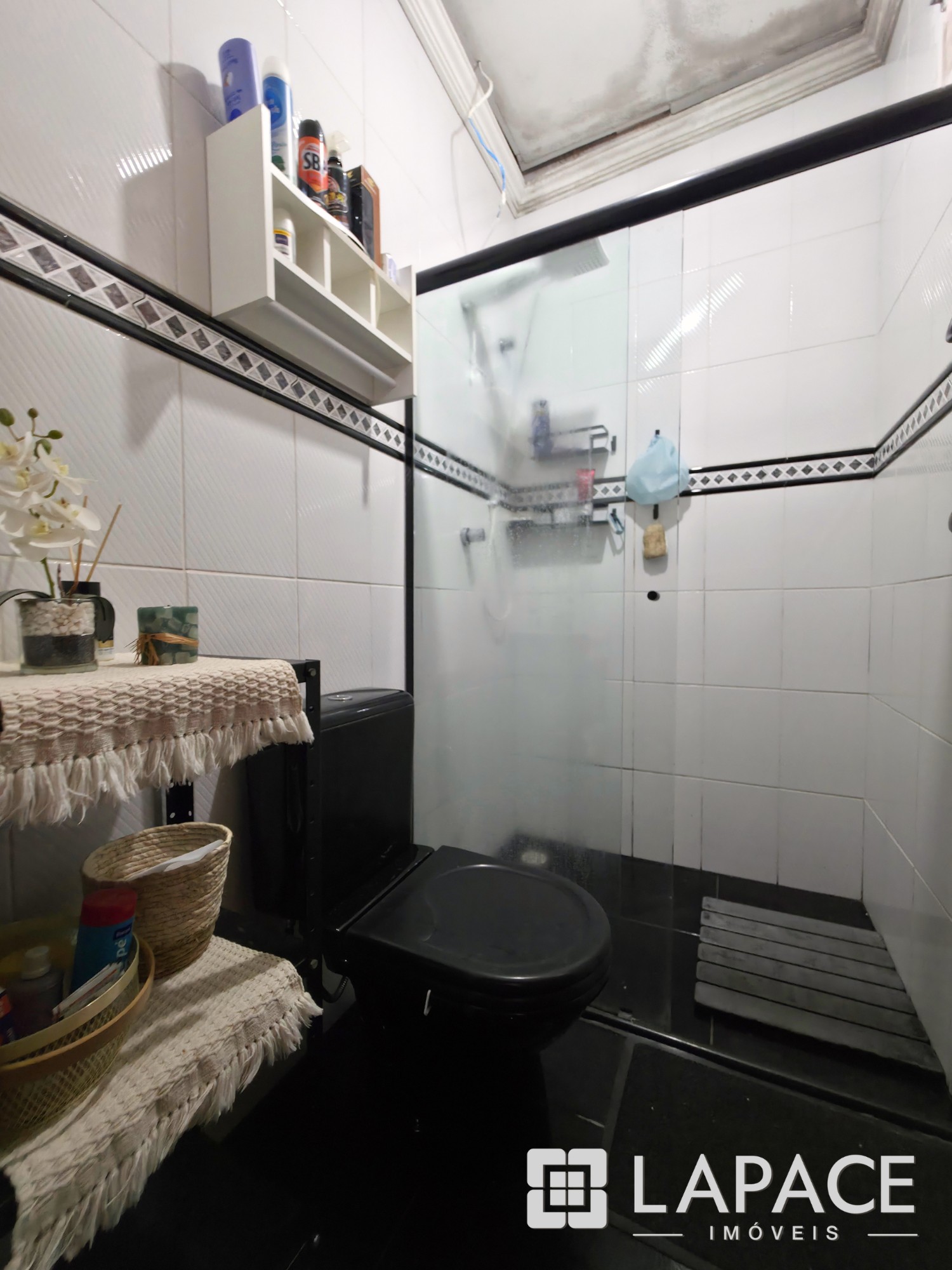 CASA COM 3 QUARTOS, 1 SUÍTE, EDÍCULA COMPLETA E 5 VAGAS DE GARAGEM, NA AV. ANA RITA, UVARANAS, PONTA GROSSA PR — foto 27