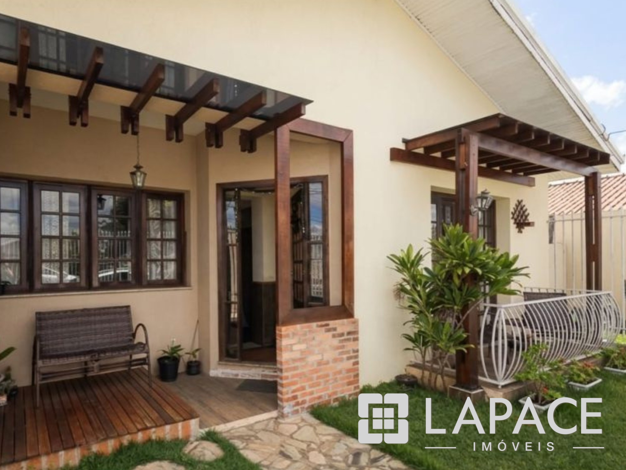 CASA COM 3 QUARTOS, 1 SUÍTE, EDÍCULA COMPLETA E 5 VAGAS DE GARAGEM, NA AV. ANA RITA, UVARANAS, PONTA GROSSA PR — foto 23