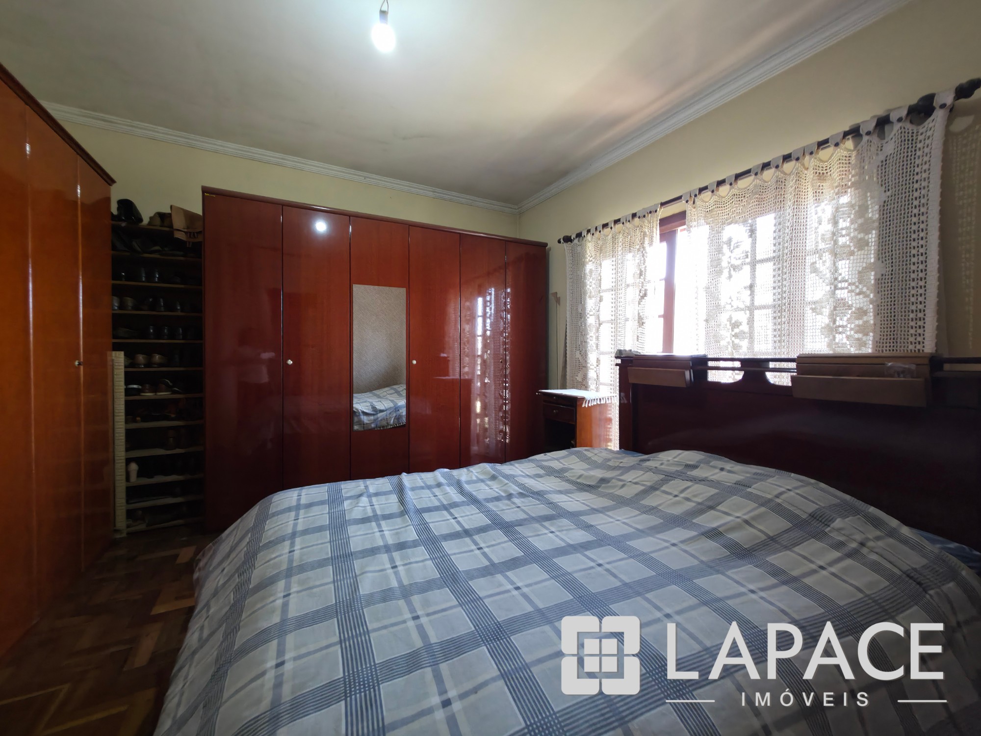 CASA COM 3 QUARTOS, 1 SUÍTE, EDÍCULA COMPLETA E 5 VAGAS DE GARAGEM, NA AV. ANA RITA, UVARANAS, PONTA GROSSA PR — foto 7