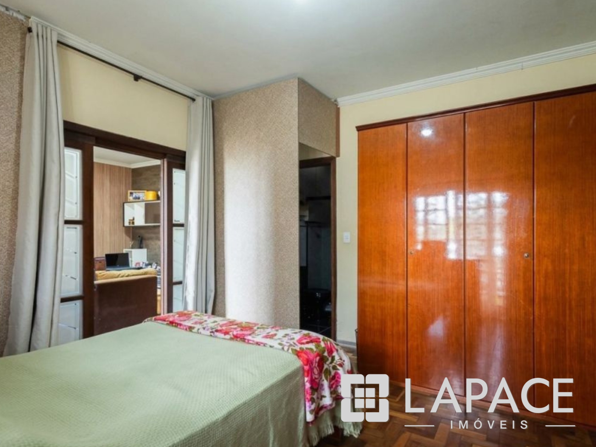 CASA COM 3 QUARTOS, 1 SUÍTE, EDÍCULA COMPLETA E 5 VAGAS DE GARAGEM, NA AV. ANA RITA, UVARANAS, PONTA GROSSA PR — foto 14
